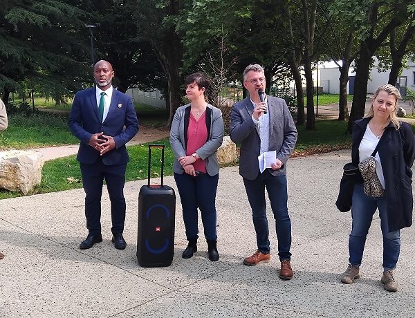De Droite à gauche : les élus municipaux Marie Etevnard, Yannick Poujet, Lorine Gagliolo et Aly Yugo, Conseiller Départemental